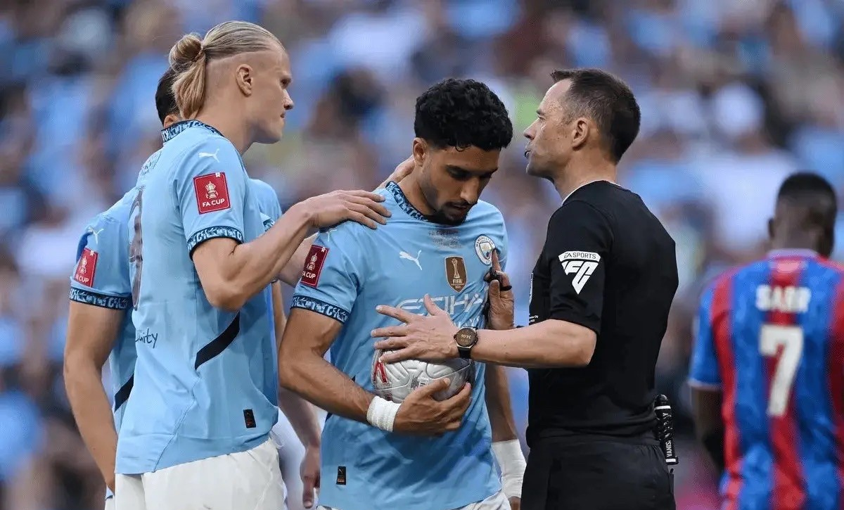 形容皇帝批奏折的词