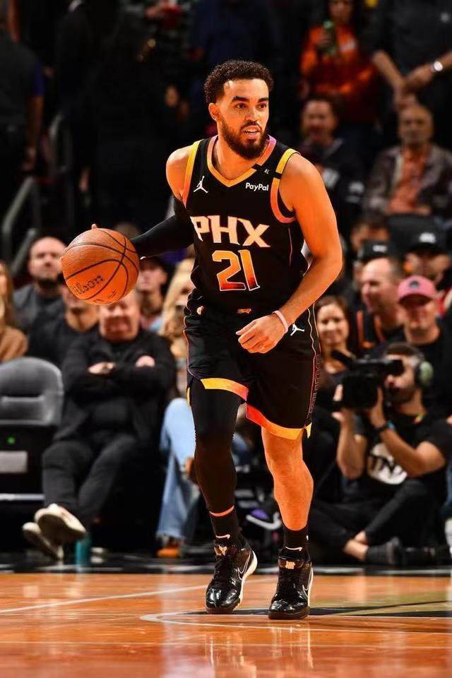 3377娱乐平台 -菲尼克斯太阳迎意甲关键赛，今晚绝杀压哨，引发热议，训练强度明显提升的简单介绍