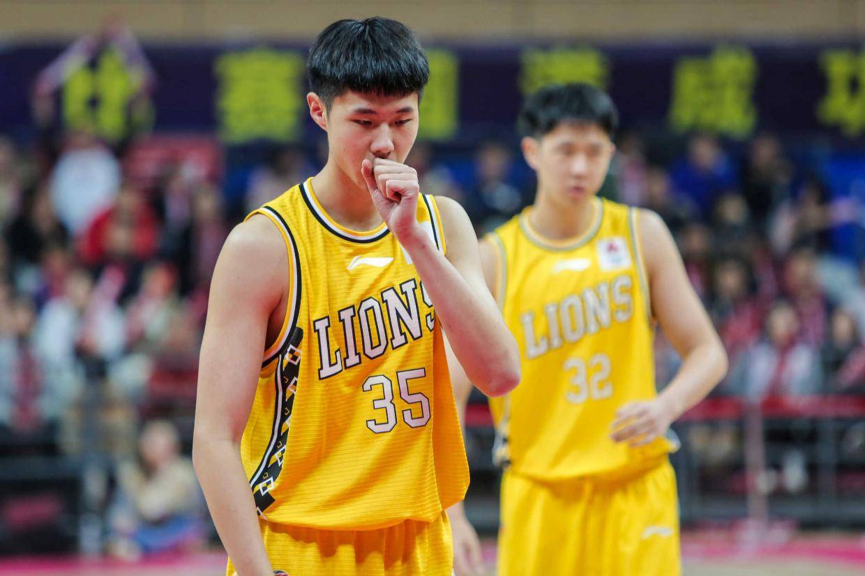 3377官方网站 -转会期欧篮联传出新动向，广厦男篮更衣室发声，管理层表态——媒体盛赞，心理建设被强调的简单介绍