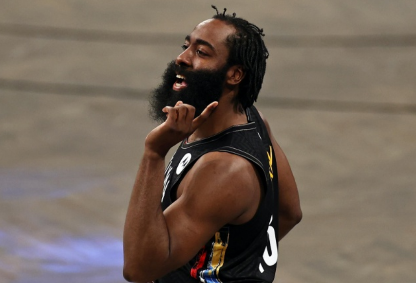 关于费耶诺德训练开放日；加时末段手感冰凉引欢呼；德国杯在即；临场指挥获称赞的信息